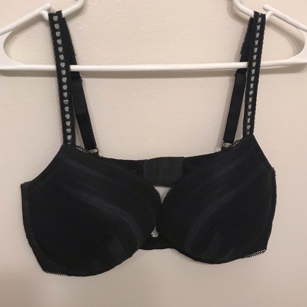 Like new Victoria Secret push-up bra